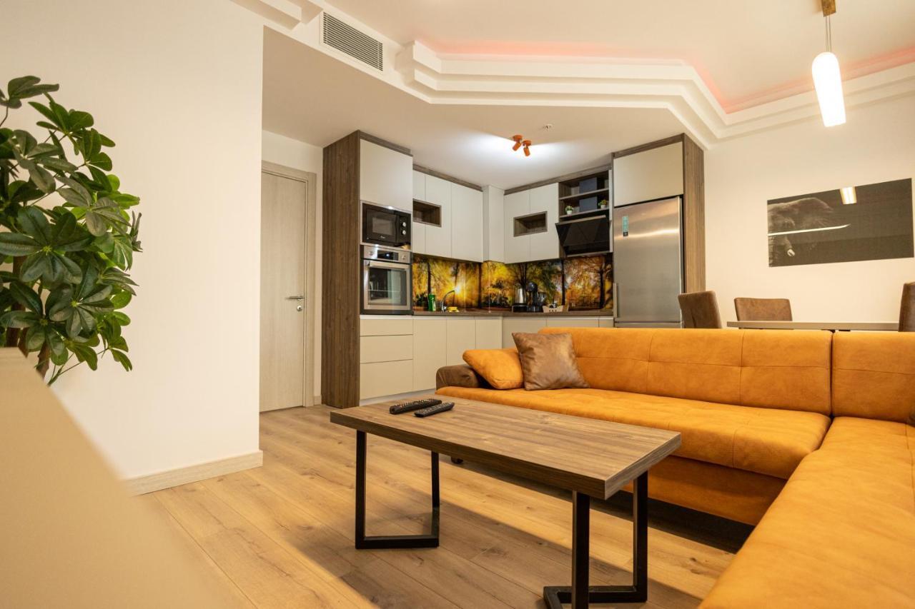 19Th & 18Th Floor Secure Apartments With Pool & Fitness & Parking Included In Price 斯科普里 外观 照片