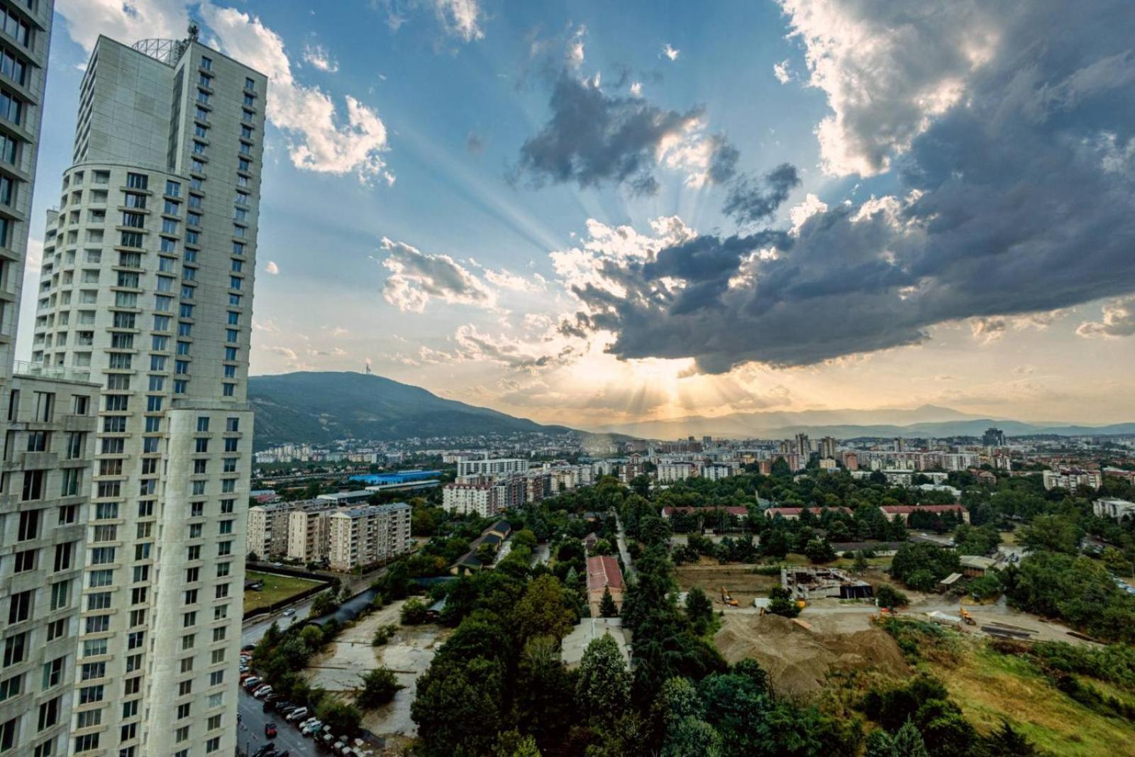 19Th & 18Th Floor Secure Apartments With Pool & Fitness & Parking Included In Price 斯科普里 外观 照片