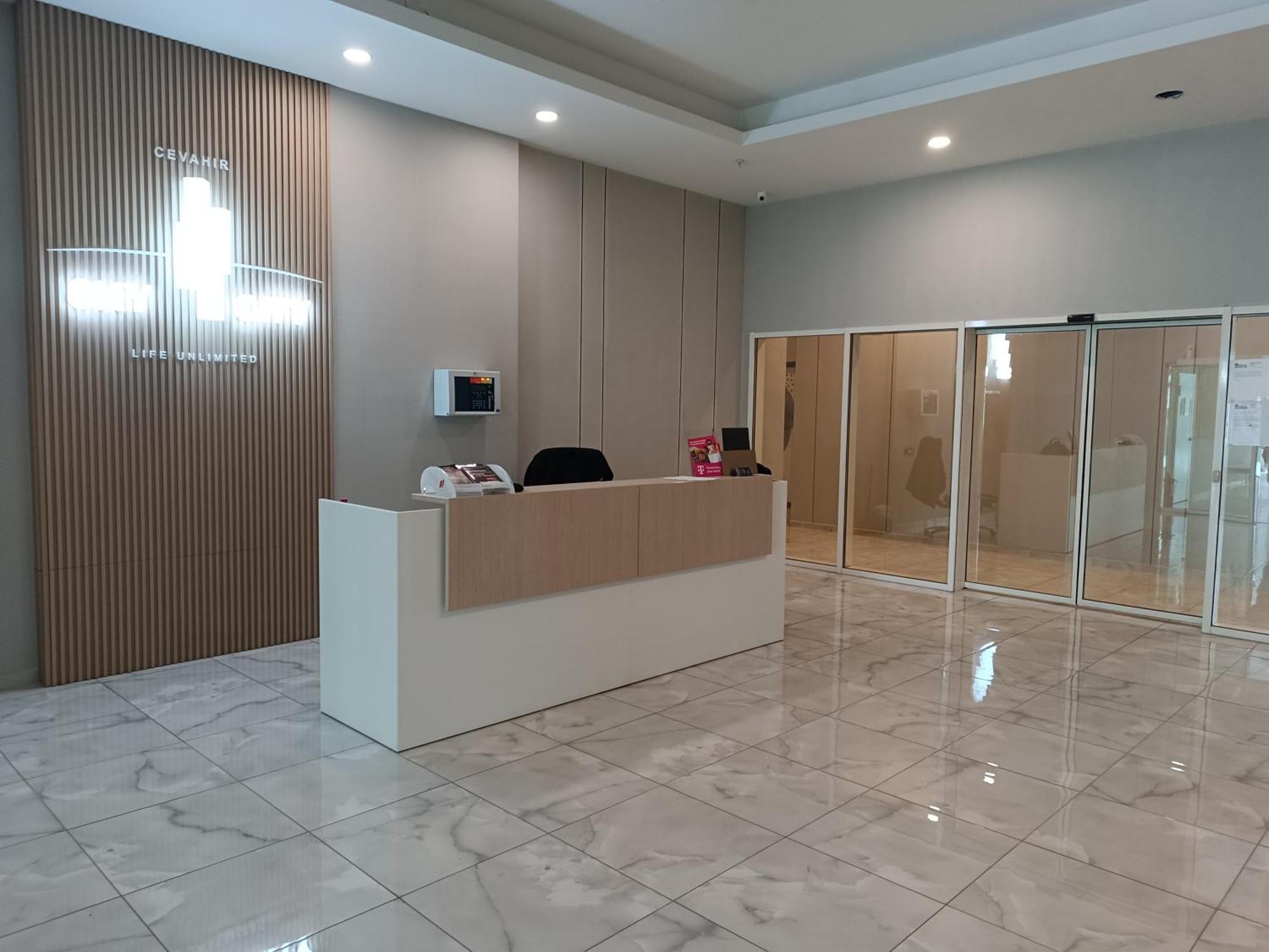 19Th & 18Th Floor Secure Apartments With Pool & Fitness & Parking Included In Price 斯科普里 外观 照片