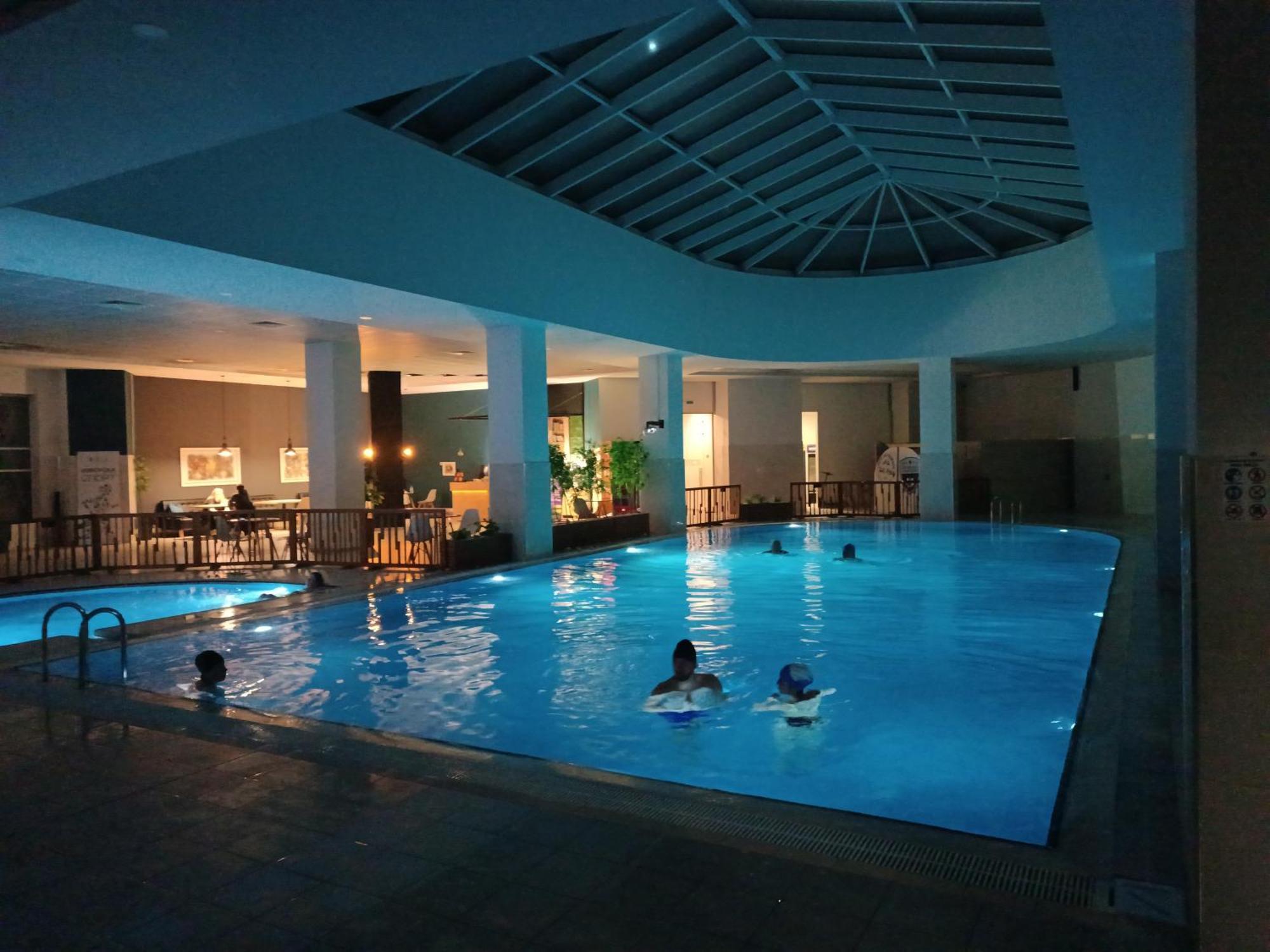 19Th & 18Th Floor Secure Apartments With Pool & Fitness & Parking Included In Price 斯科普里 外观 照片