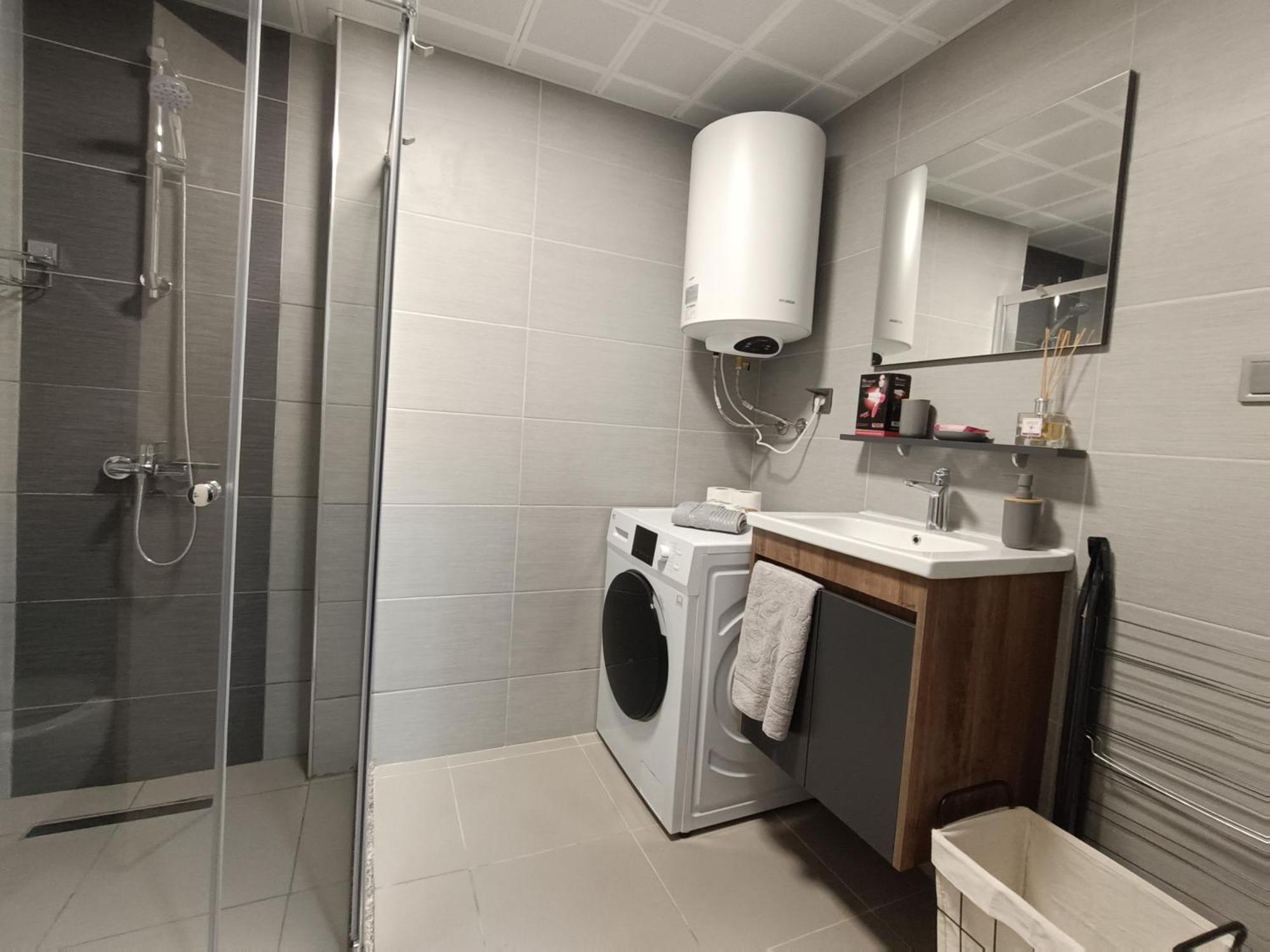 19Th & 18Th Floor Secure Apartments With Pool & Fitness & Parking Included In Price 斯科普里 外观 照片