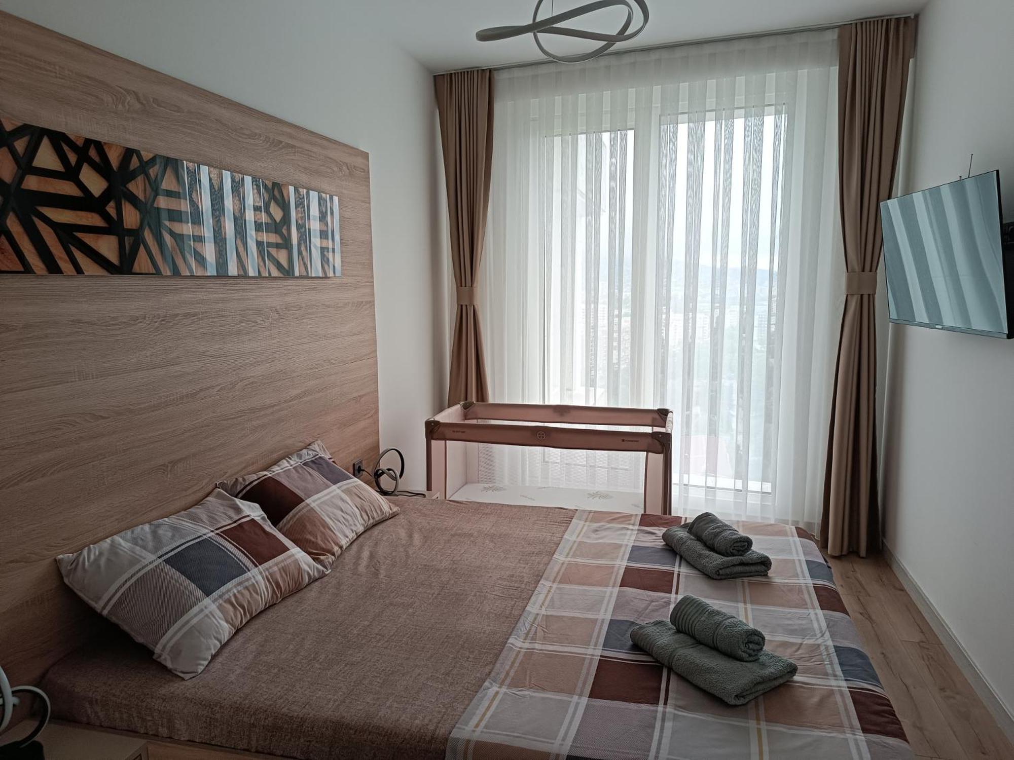 19Th & 18Th Floor Secure Apartments With Pool & Fitness & Parking Included In Price 斯科普里 外观 照片