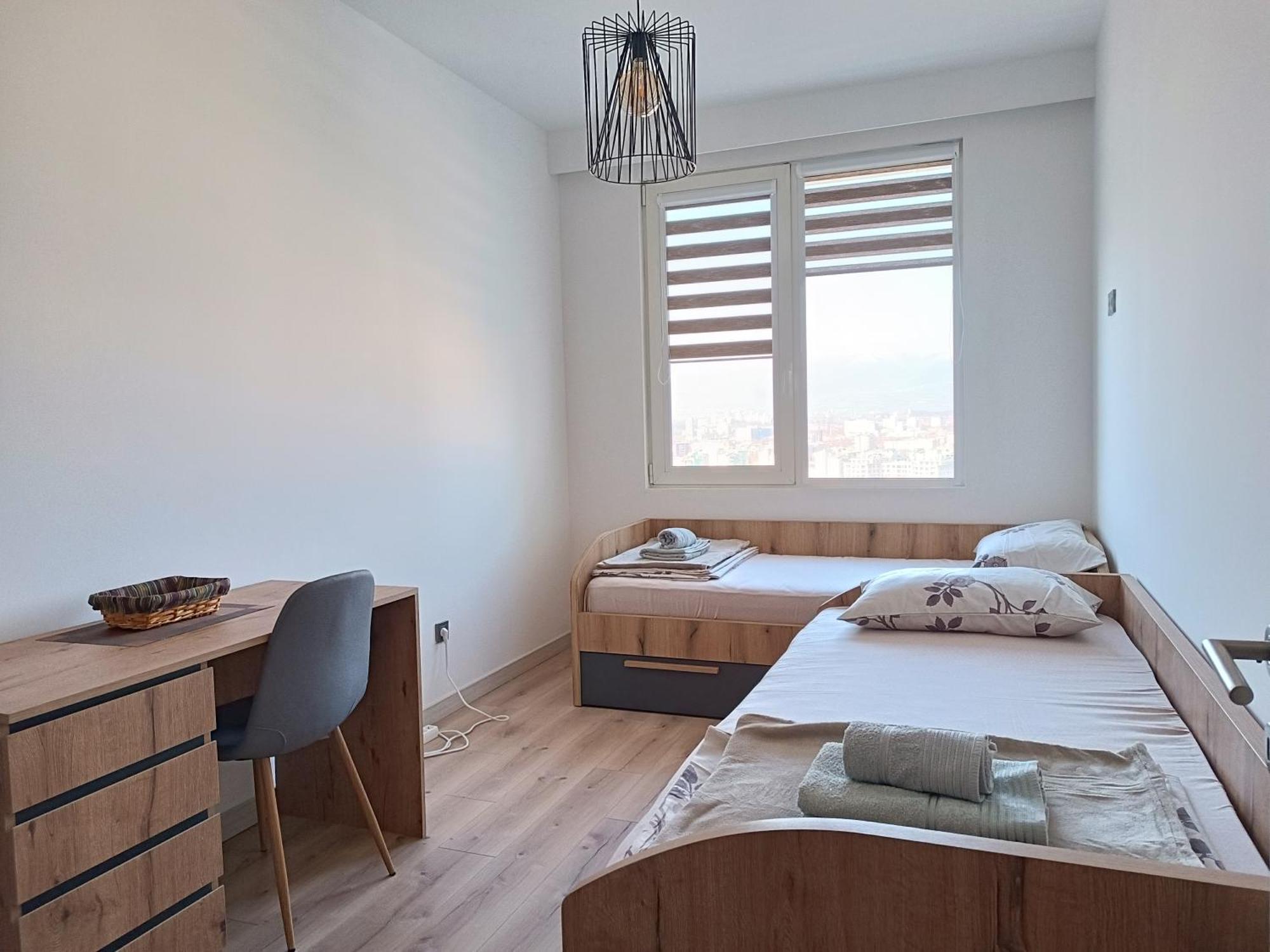 19Th & 18Th Floor Secure Apartments With Pool & Fitness & Parking Included In Price 斯科普里 外观 照片