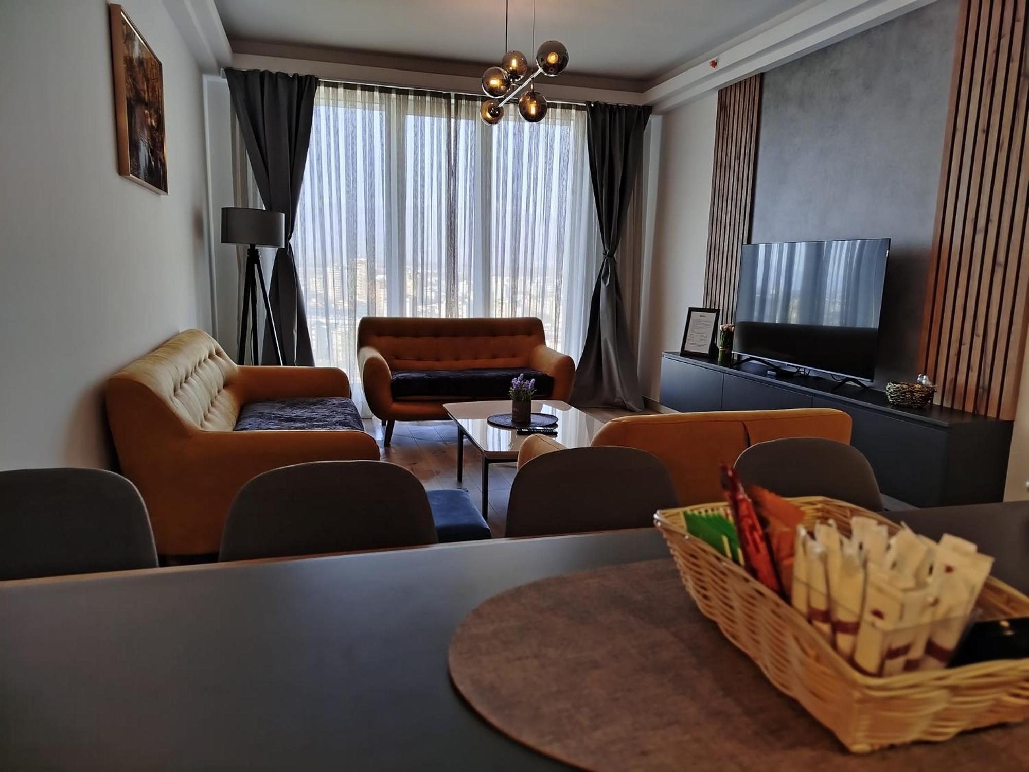 19Th & 18Th Floor Secure Apartments With Pool & Fitness & Parking Included In Price 斯科普里 外观 照片