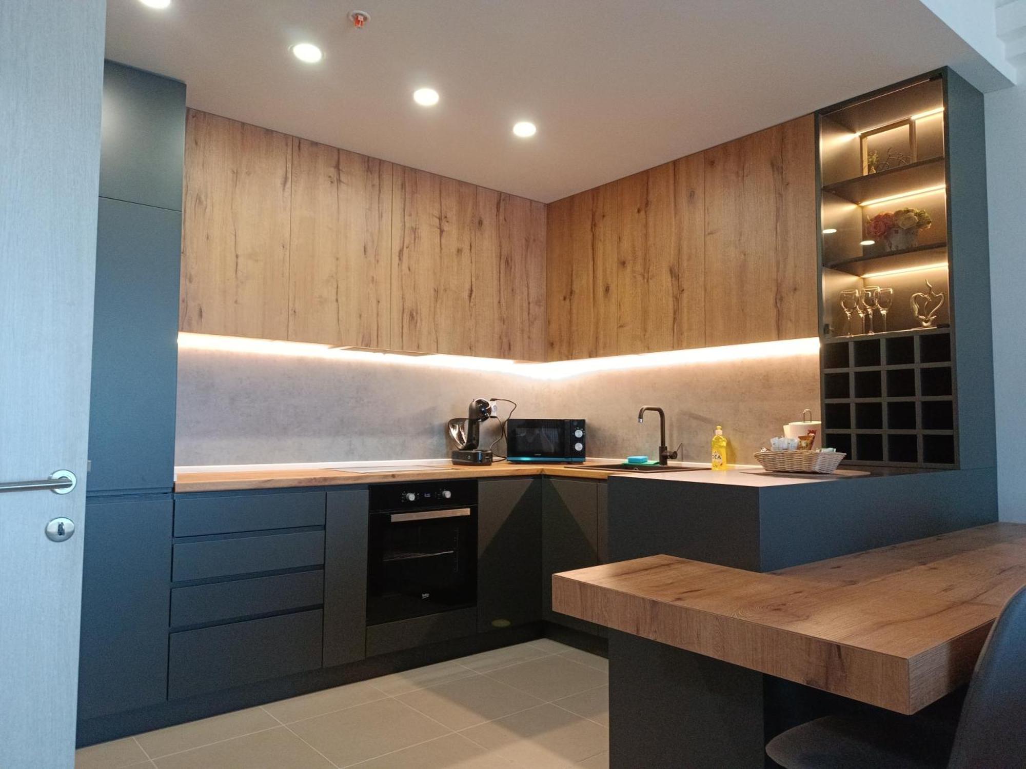 19Th & 18Th Floor Secure Apartments With Pool & Fitness & Parking Included In Price 斯科普里 外观 照片